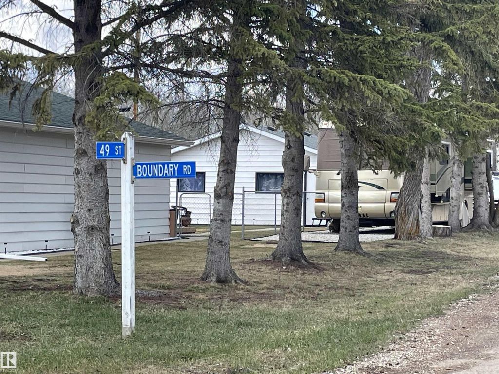 4820 44 Av, Rural Lac Ste. Anne County
