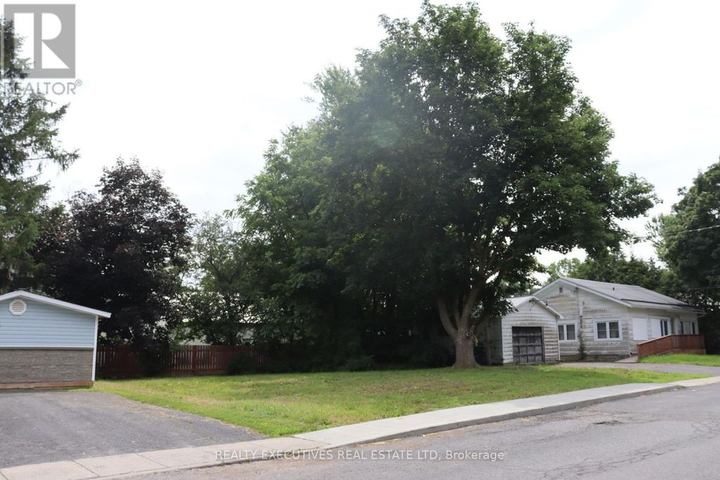 29 College Street, North Dundas