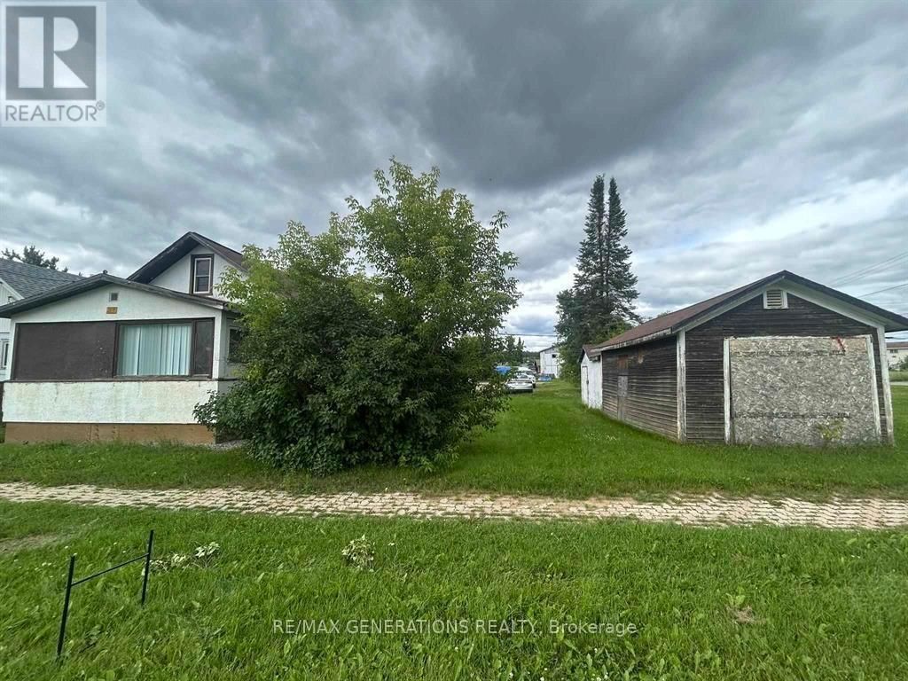 210 Mackenzie Avenue E, Atikokan (tb-50)