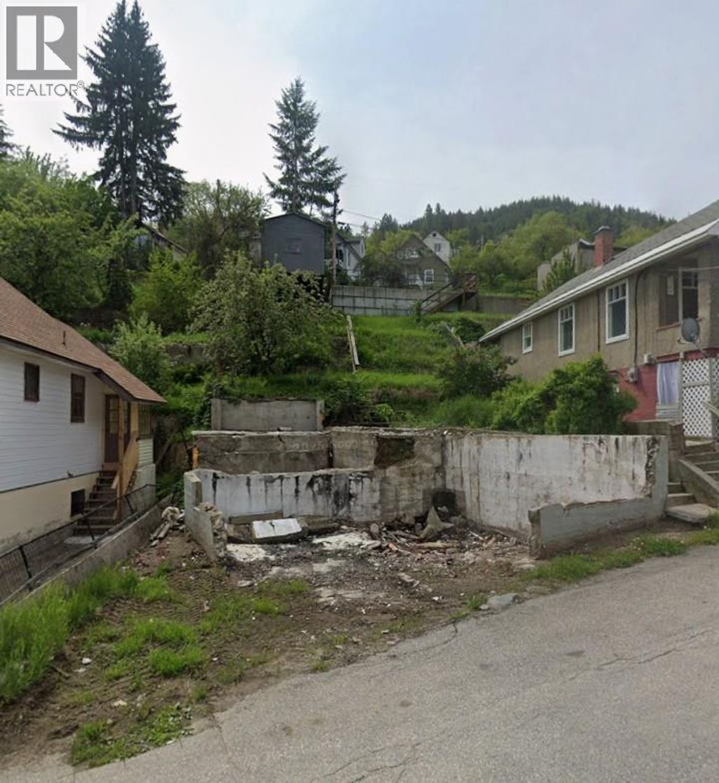 138 Reservoir Road, Trail