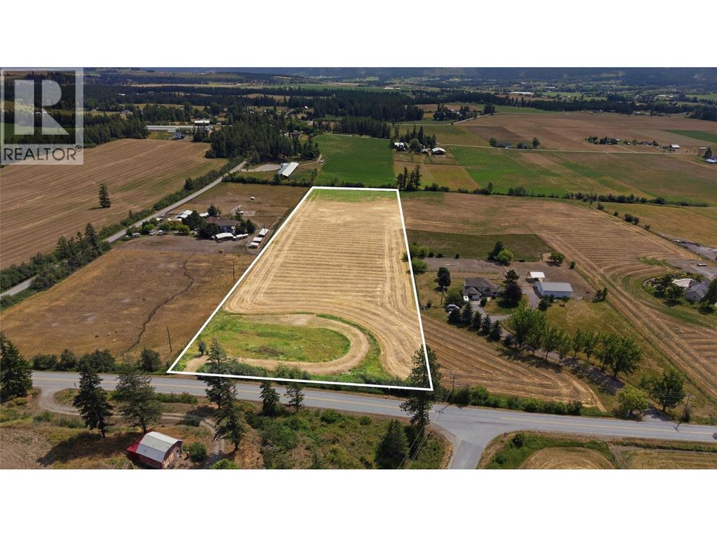 4376 Salmon River Road, Spallumcheen