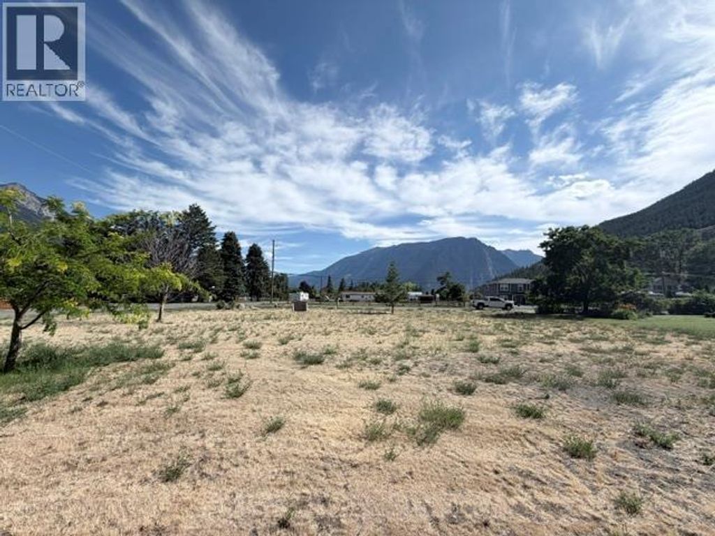 195 Hollywood Crescent, Lillooet