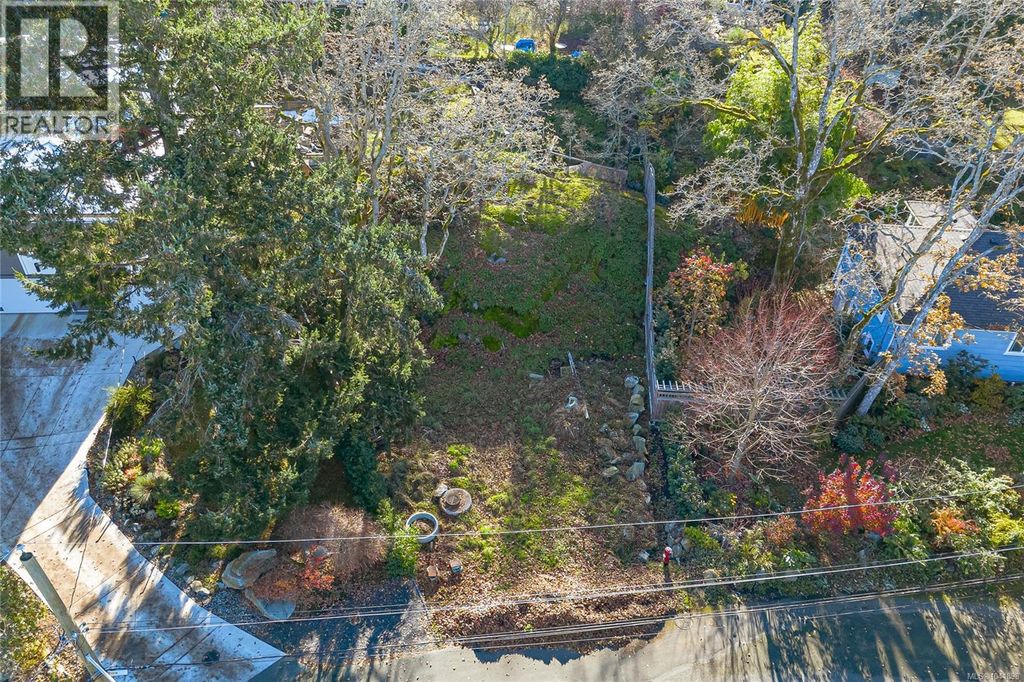 1540 Athlone Dr, Saanich