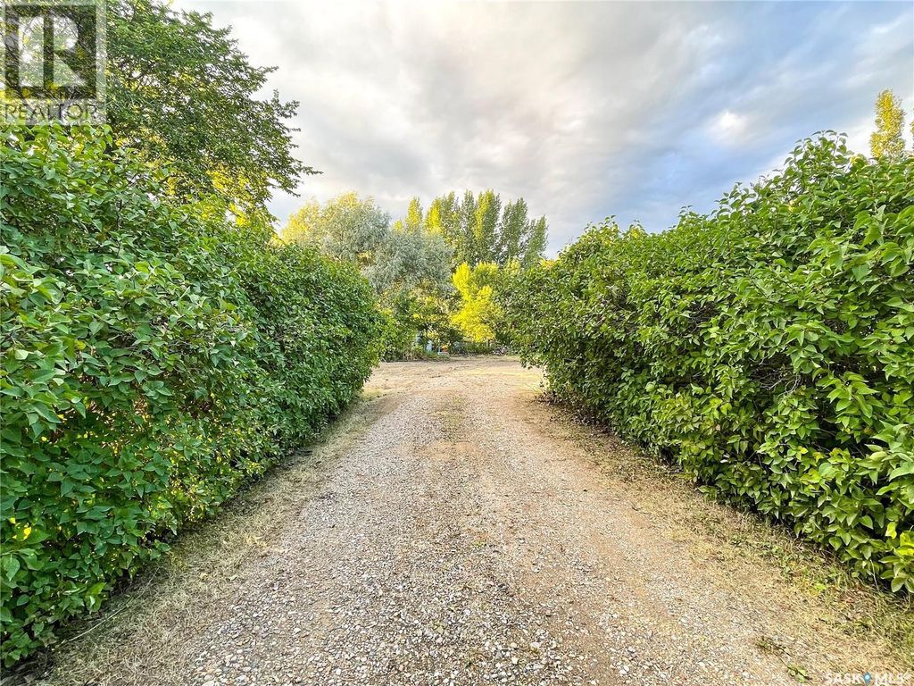 211 Centre Avenue, Meadow Lake