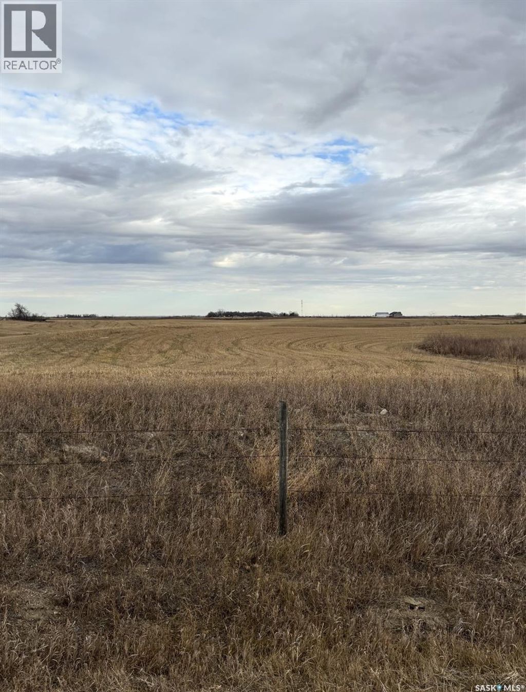 Robertson Acreage, Lumsden Rm No. 189