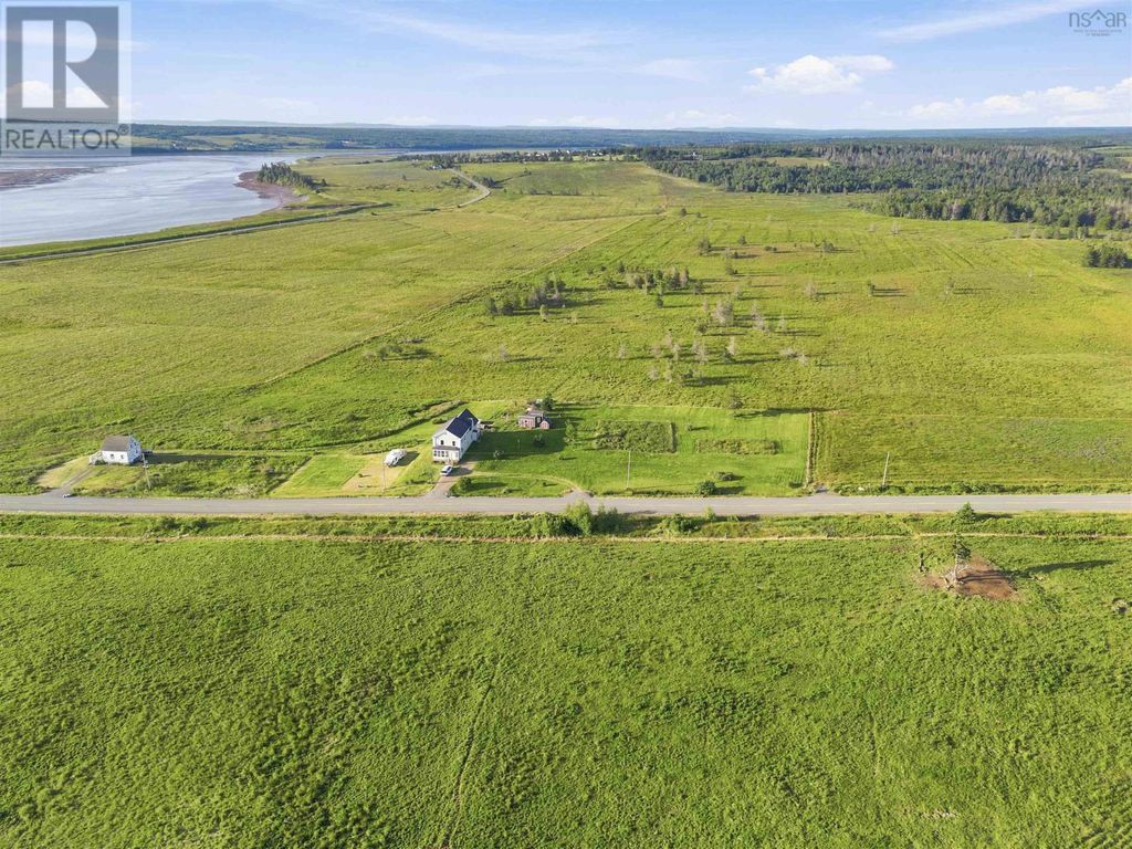 5465 Barronsfield Road, River Hebert
