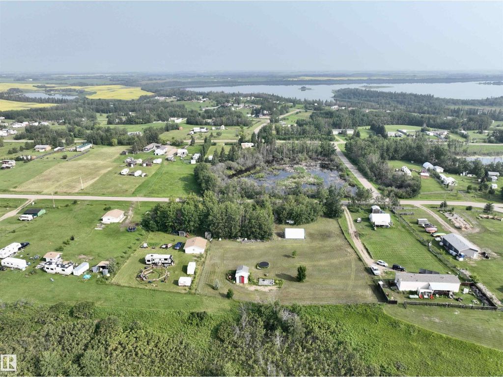 320 & 321 57201 Rng Rd 102, Rural St. Paul County