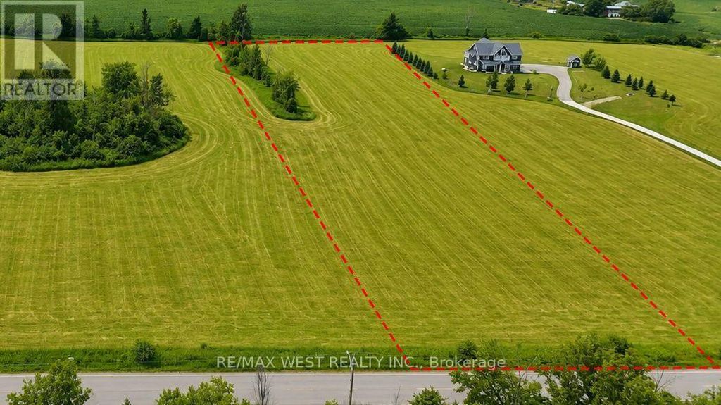 22 Sydenham Trail W, Clearview