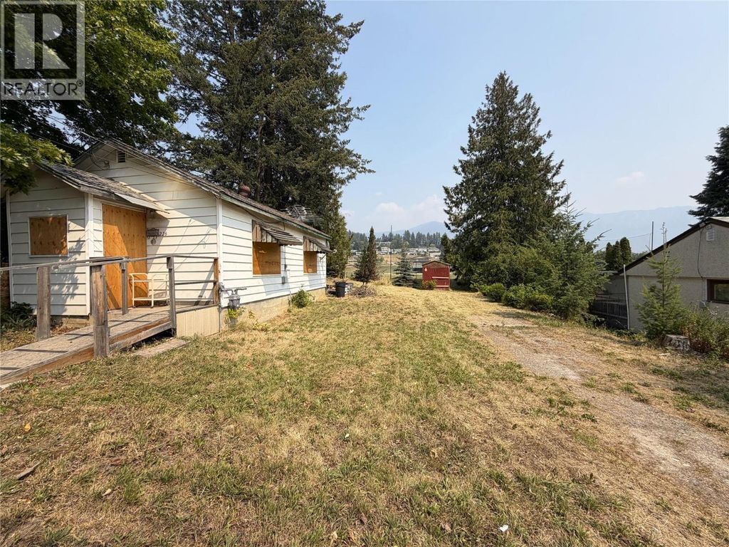 226 16th Avenue N, Creston