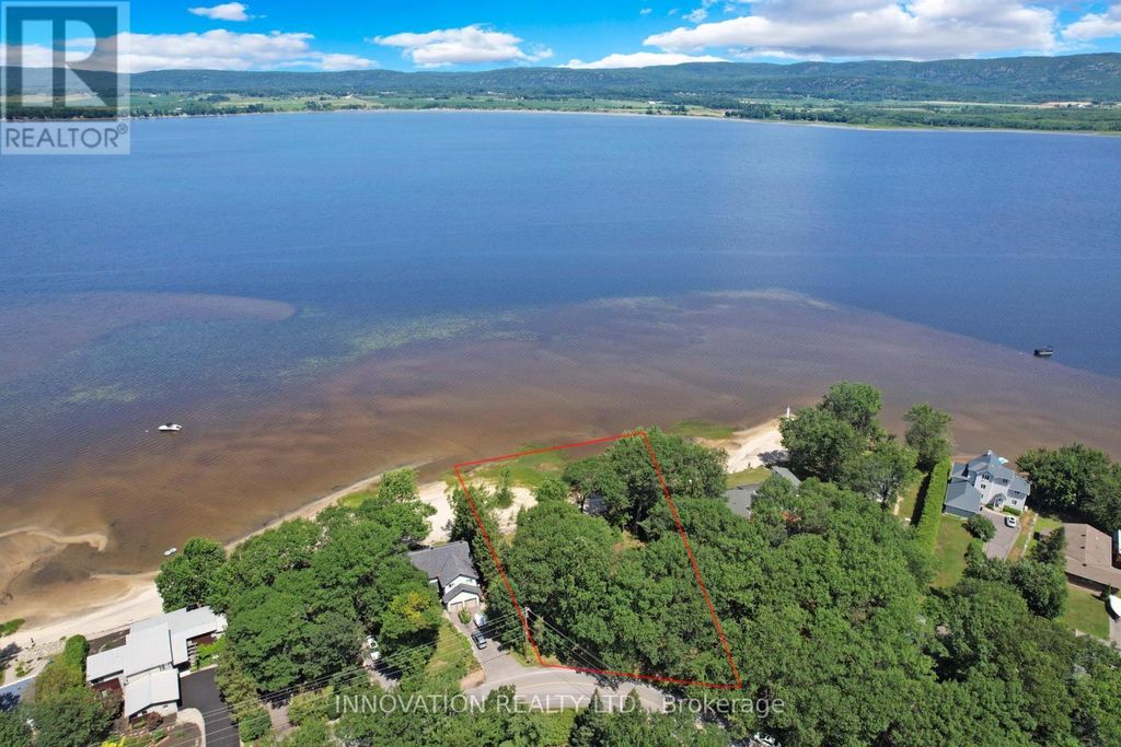 672 Bayview Drive, Ottawa