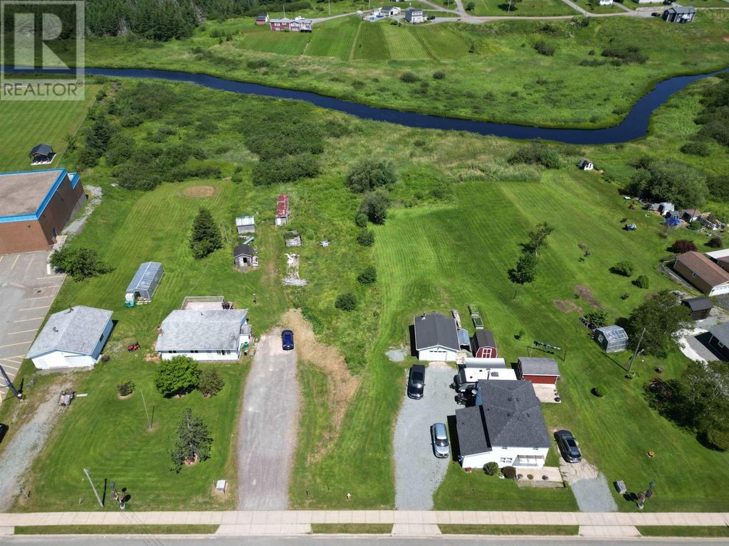 Highway 320, Louisdale