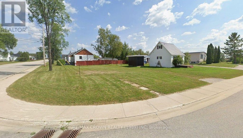71 Hollywood Avenue, Smooth Rock Falls (srf)