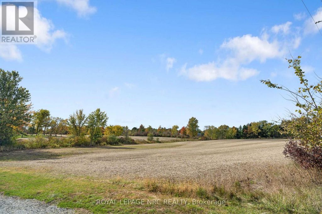 V/l Regional 27 Road, Wainfleet (marshville/winger)