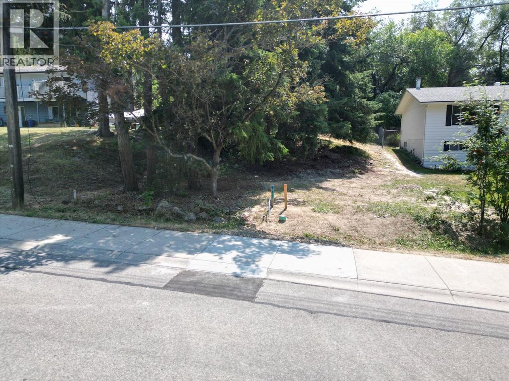 2110 1 Avenue Ne, Salmon Arm