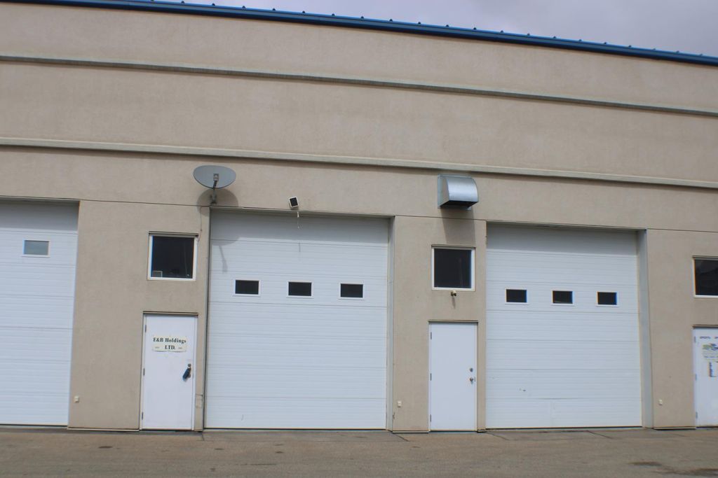 203 & 204, 79 Boulder Blvd., Stony Plain