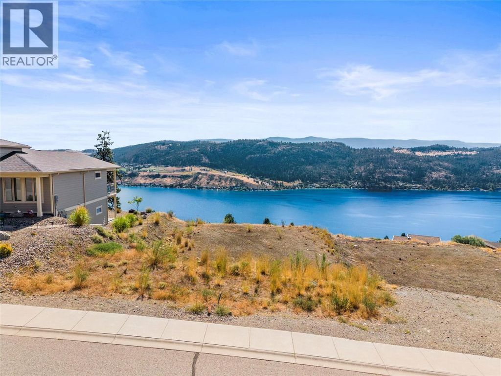 8948 Hampshire Crescent, Vernon