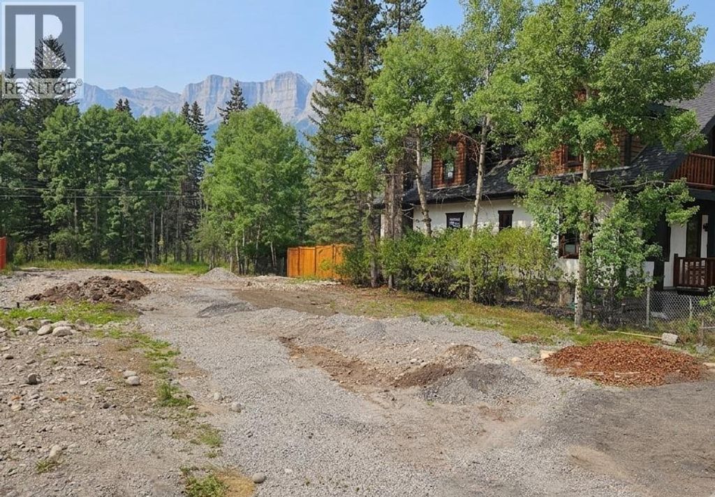 913 15 Street, Canmore