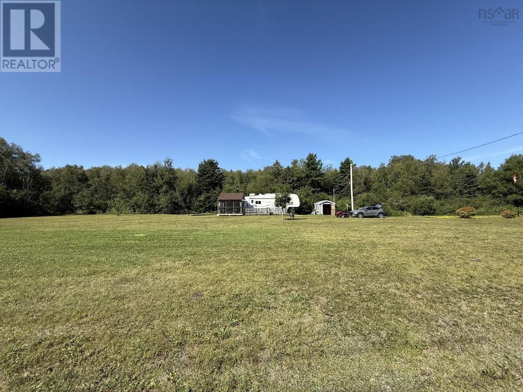 8205 Highway 311, Balfron