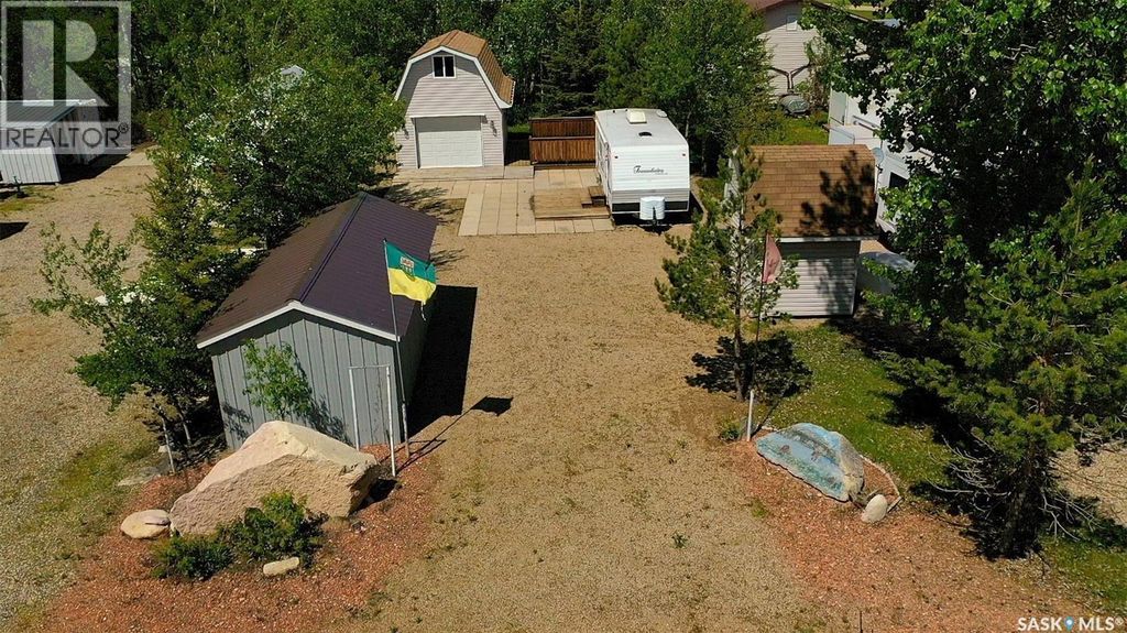 210 Travis Avenue, Fishing Lake
