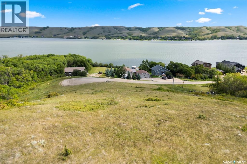 1245 Tatanka Drive, Buffalo Pound Lake