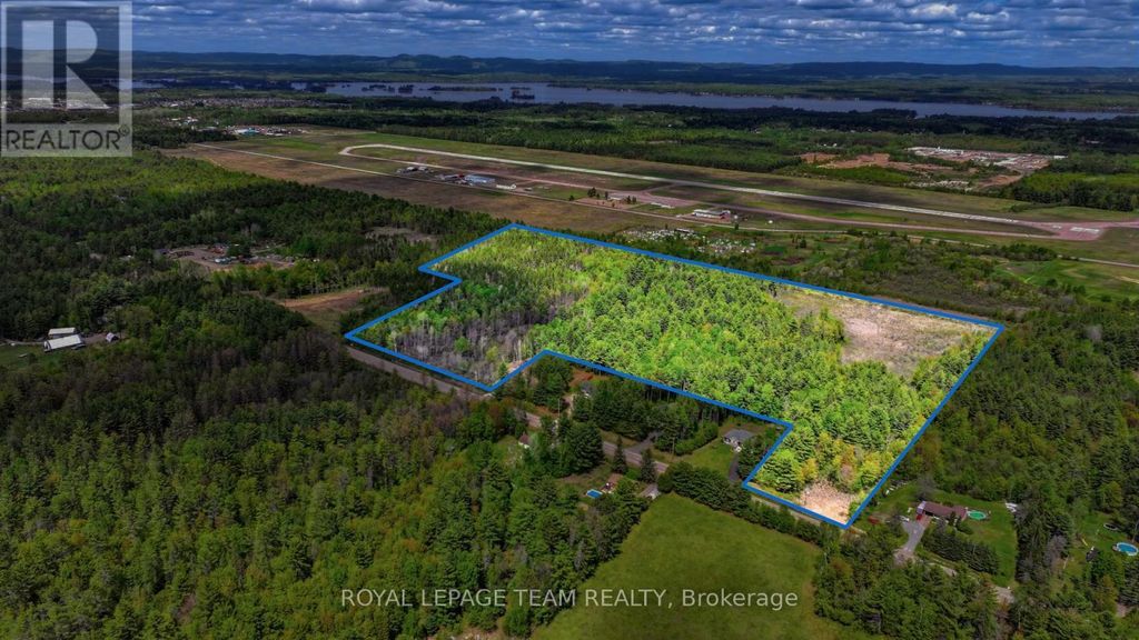 000 Doran Road, Petawawa