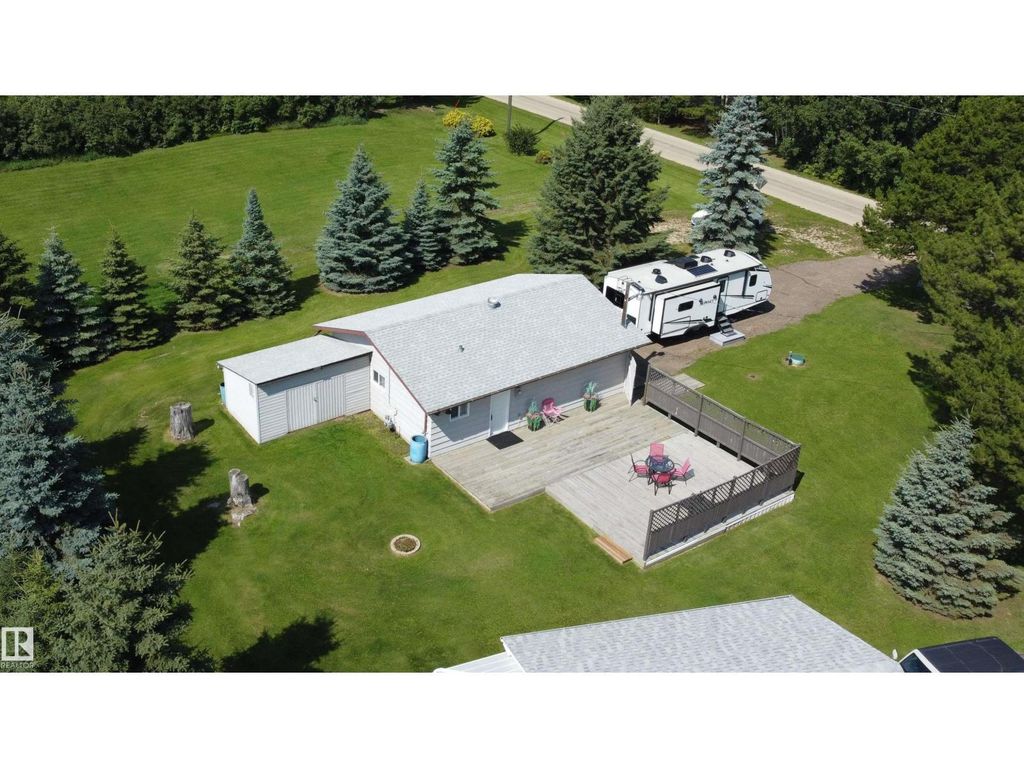 38 Lakeshore Dr, Rural Wetaskiwin County