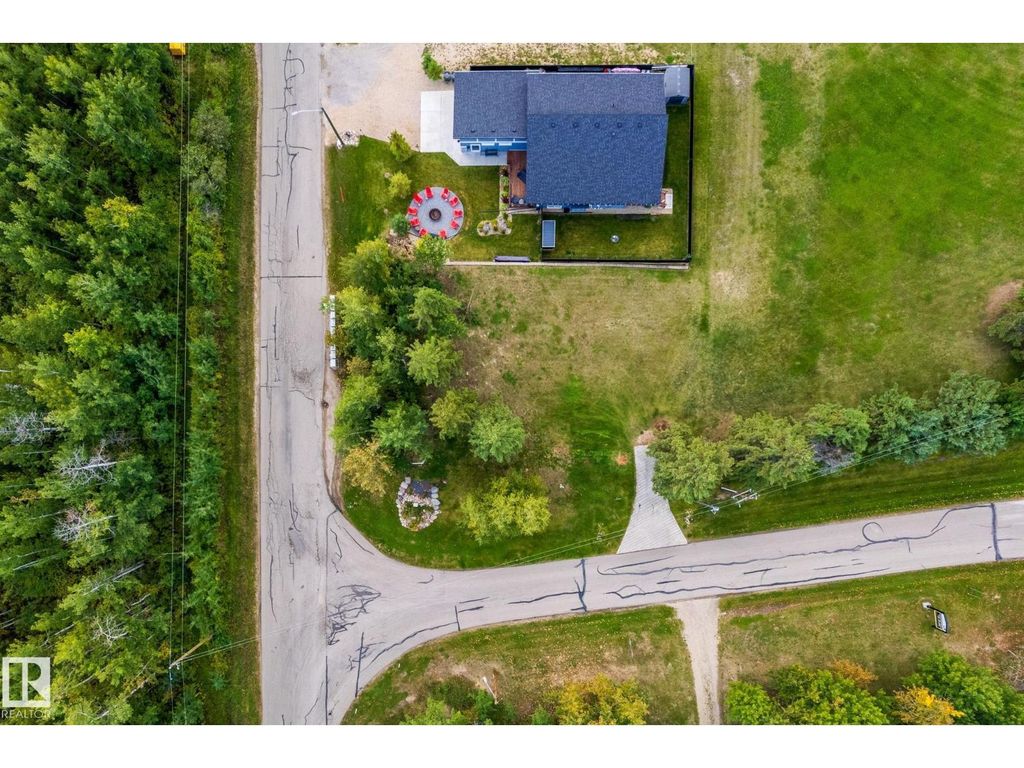 101 1 St, Rural Lac Ste. Anne County
