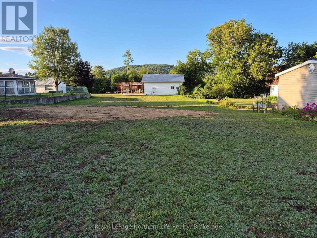 383 Park Street, Mattawa