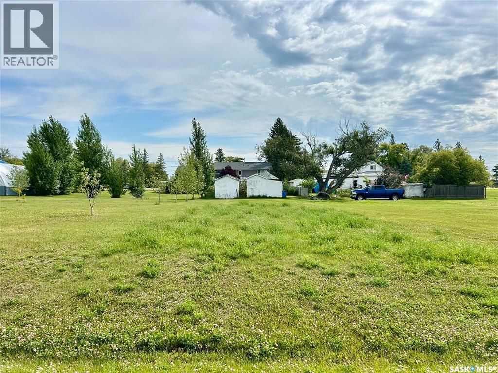 640 1st Avenue W, Zenon Park