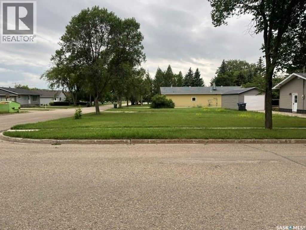 300 Coteau Avenue W, Carlyle
