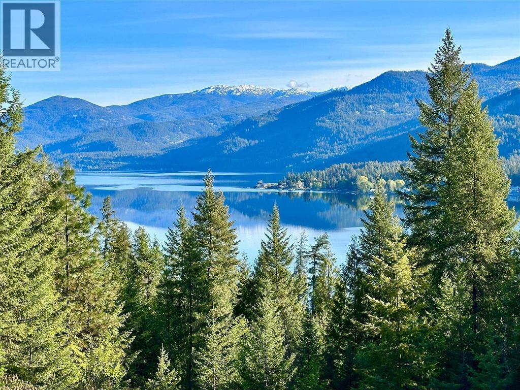 1618 Strome Road, Christina Lake
