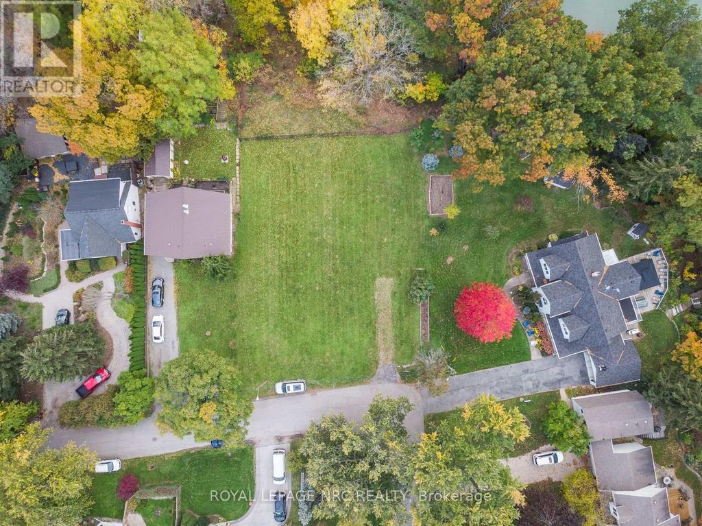 56 Henley Drive, St. Catharines (martindale Pond)