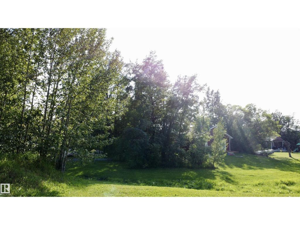 4704 50a St, Rural Lac Ste. Anne County