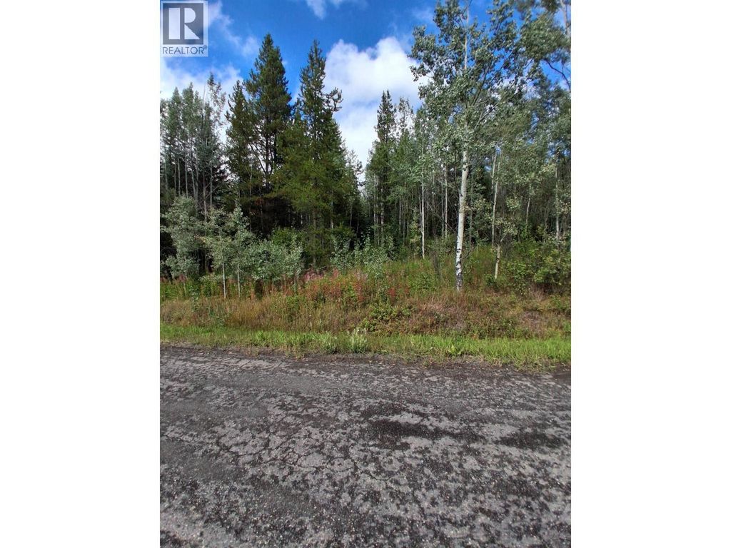 23512 Howells Road, Topley