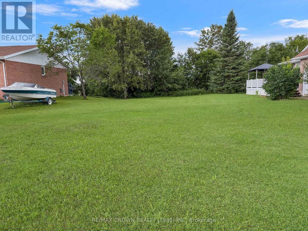 92 Progress Crescent, Kapuskasing