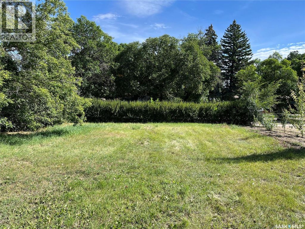 208 2nd Street W, Lafleche