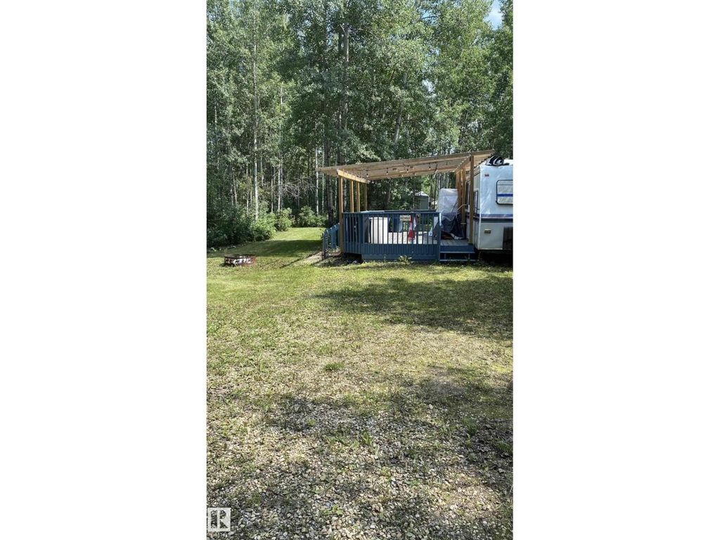 7 Village West, Rural Wetaskiwin County