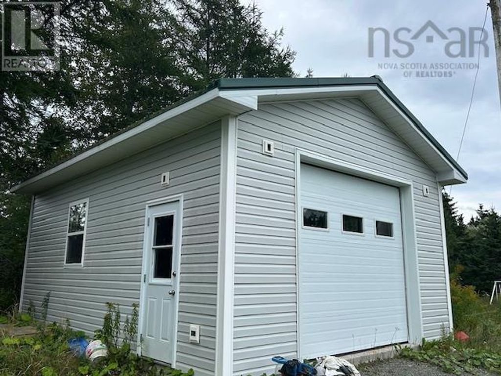 1773 Highway 247, L'ardoise