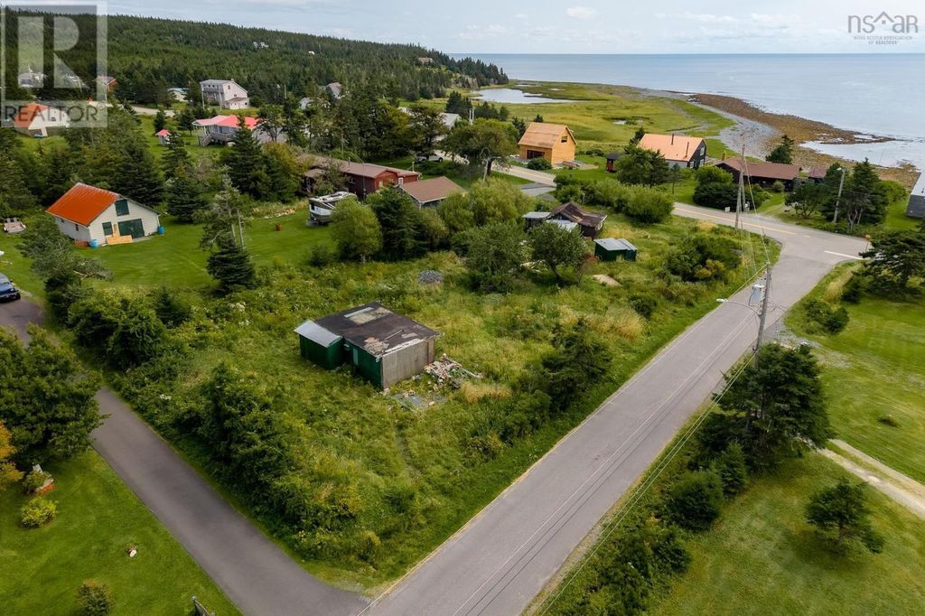 Tanner Avenue, Lawrencetown