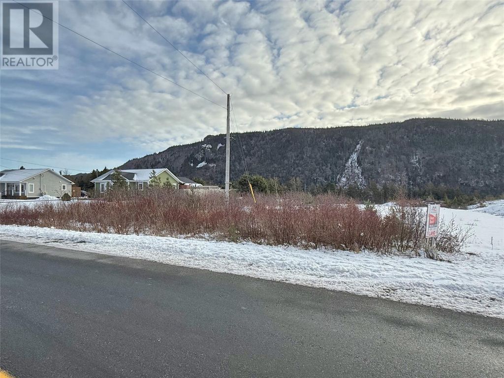 287 North River Road, North River