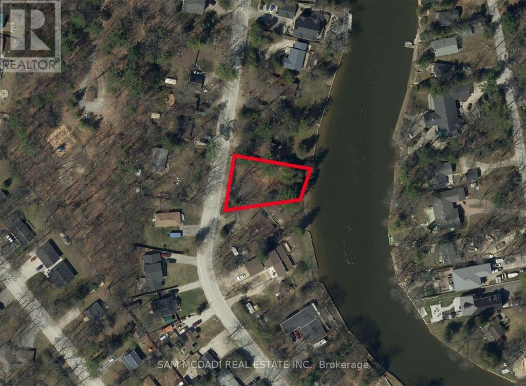 490 Oxbow Park Drive, Wasaga Beach