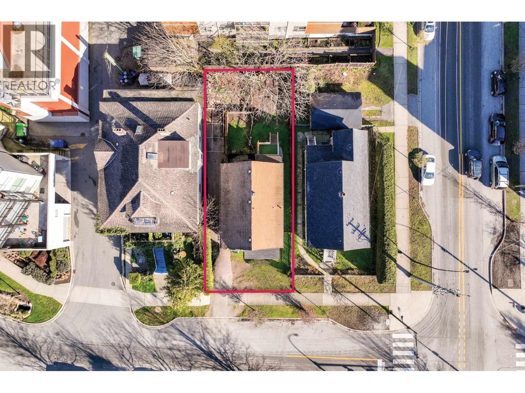 164 E 10th Street, North Vancouver