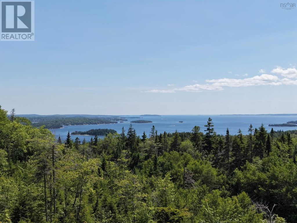 217 Toni Avenue, Boutiliers Point