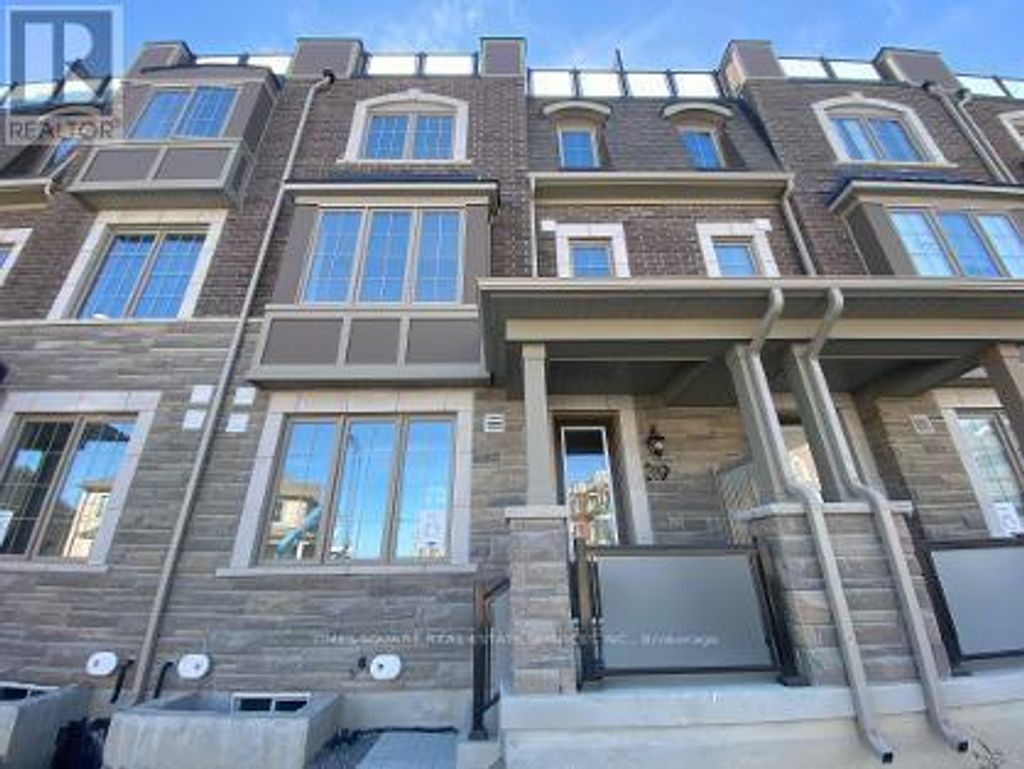 39 Wisla Avenue, Markham