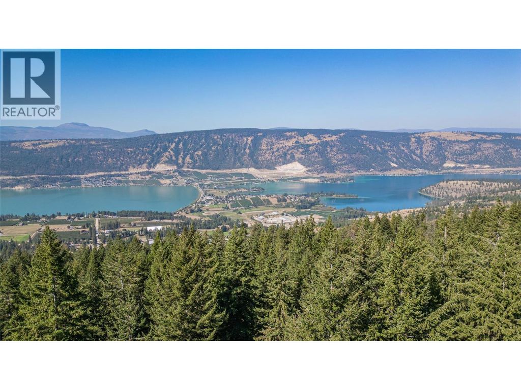 6051 Oyama Lake Road, Oyama