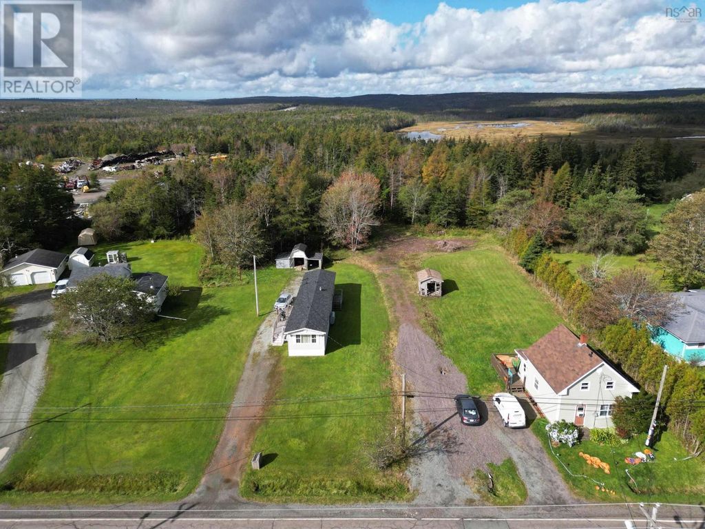 Lot Highway 320, Louisdale