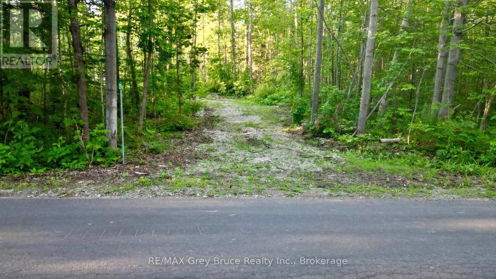 279 Barney's Boulevard, Northern Bruce Peninsula