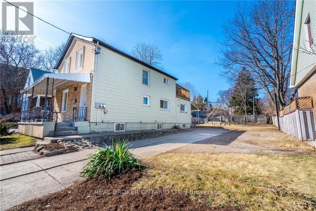 153 Strathcona Avenue N, Hamilton (strathcona)