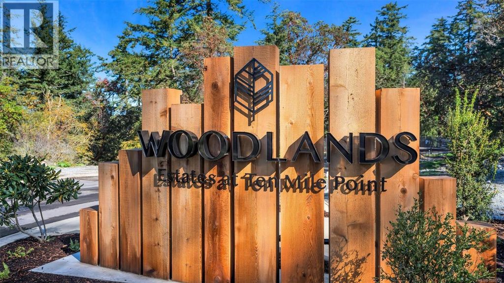 3908 Woodlands Pl, Saanich