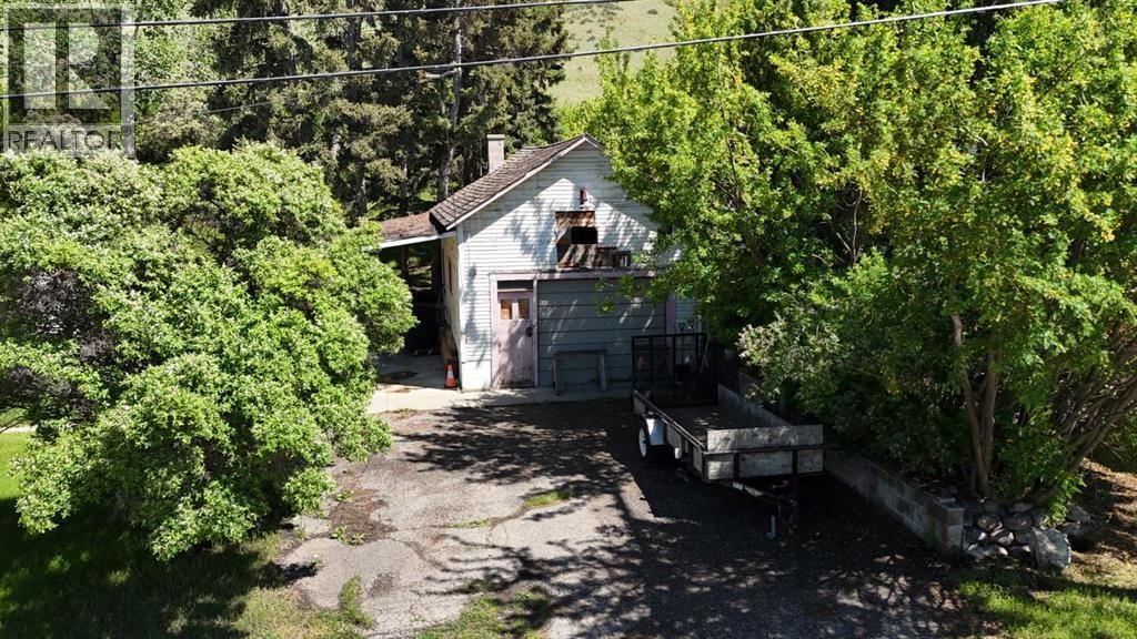 328 Third Street W, Cochrane